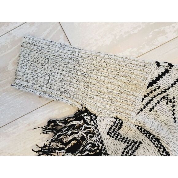 New York Collection PL Fringe Poncho Sweater Southwestern Tan Black Petite Large - Picture 6 of 9